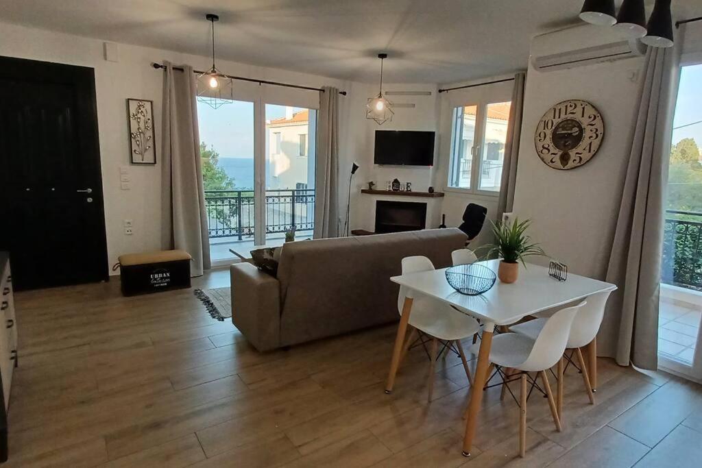 Seaview Luxury Apartment Мітіліні Екстер'єр фото